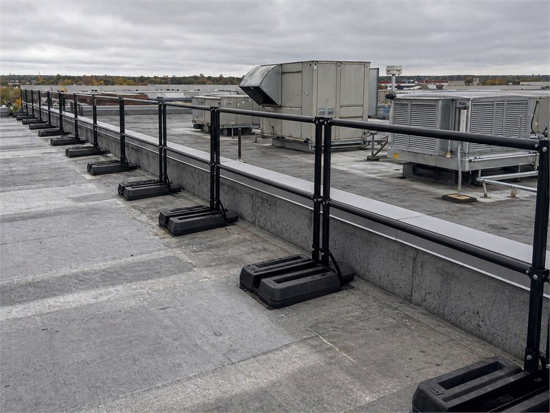London, ON rooftop guardrail — 420 lf of non-penetrating rooftop guardrail for a distribution warehouse.